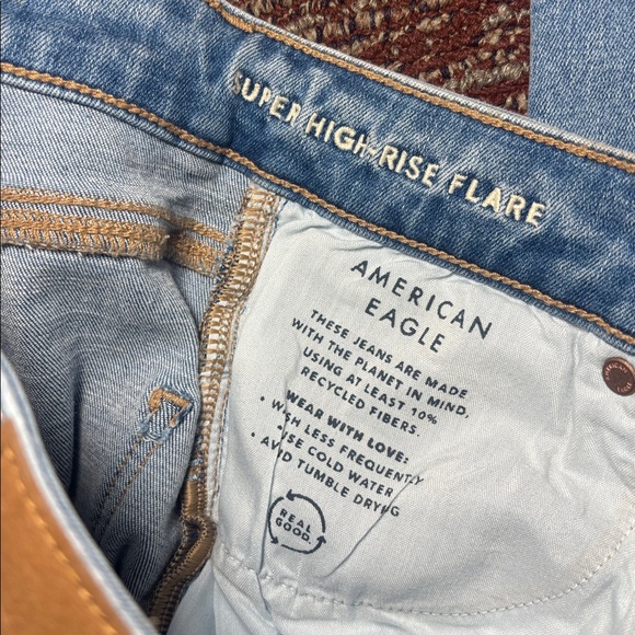 American Eagle Super high rise flare light wash distressed jeans Womens 00 - Picture 7 of 12